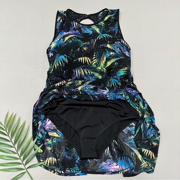 TORRID gorgeous palm leaf print one piece swimsuit with mesh overlay, 2X DD/F. - Picture 5 of 14